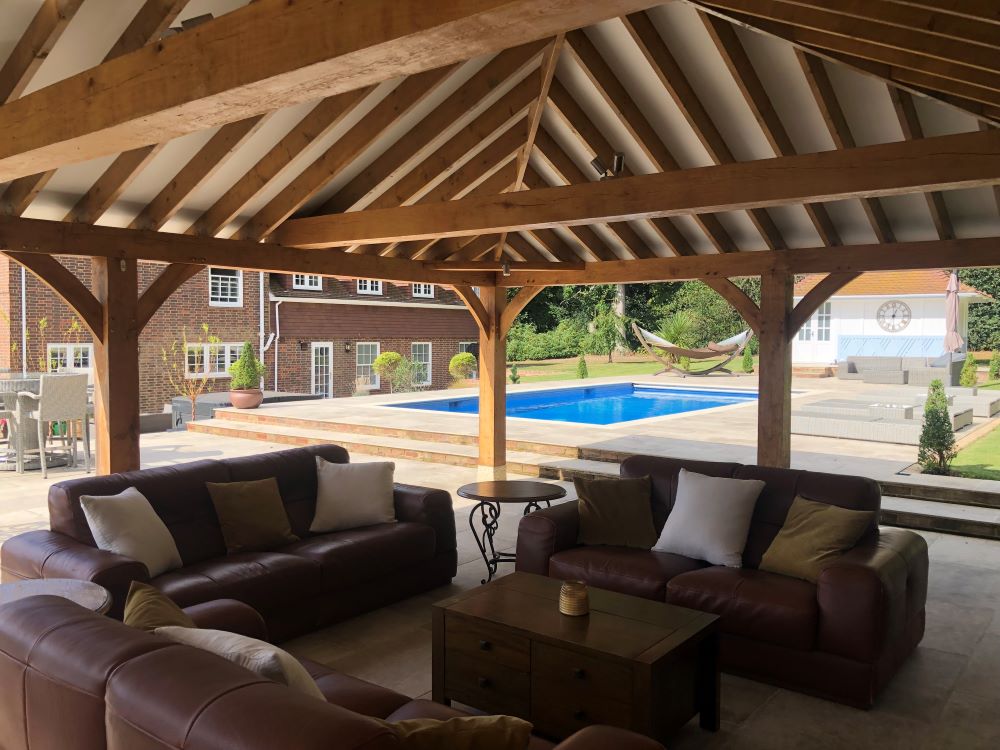CrownOakBuildin's tweet photo. An oak framed entertaining area & outdoor kitchen
This is a previous oak frame supplied to a local contractor 20 months ago for a customer project.
#oak #oakdesign #local #landscaping #gardendesign #oakframing #outdoorkitchen #greenoak #carpentry #entertaining https://t.co/k0HtF0kFEP