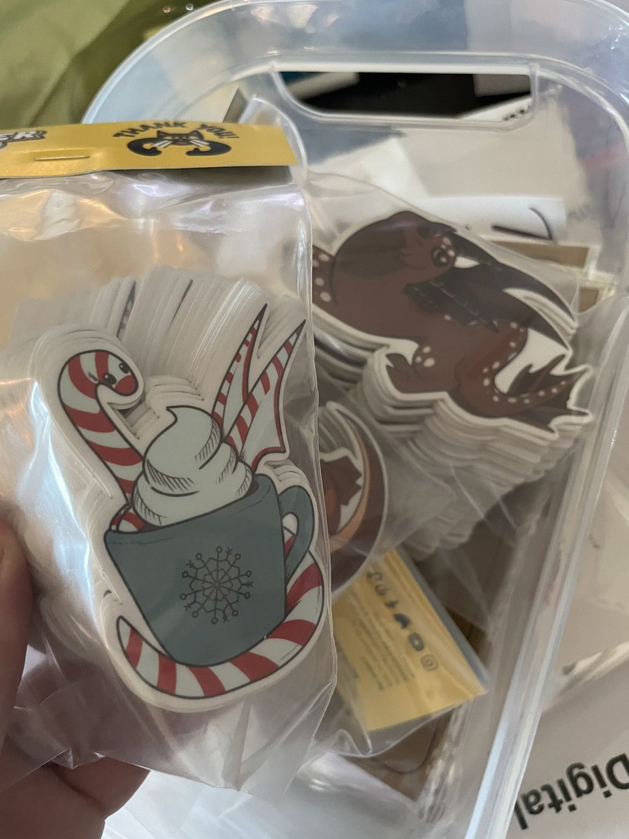 Just restocked my dessert dragons! You can grab them on my Etsy or my new storefront scxrlet.com !