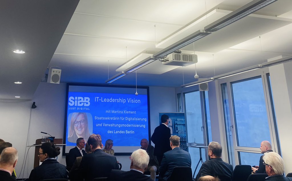 Tim Neugebauer (@_neugebauer_tim) on Twitter photo Heute wieder eine spannende Runde #IT #Leadership Vision beim <a href="/SIBBeV/">SIBBeV</a> mit der #Berlin #CDO Martina Klement zum Thema #Verwaltungsdigitalisierung. Gastgeber der TMF e.V., vielen Dank! Heute wieder eine spannende Runde #IT #Leadership Vision beim <a href="/SIBBeV/">SIBBeV</a> mit der #Berlin #CDO Martina Klement zum Thema #Verwaltungsdigitalisierung. Gastgeber der TMF e.V., vielen Dank!