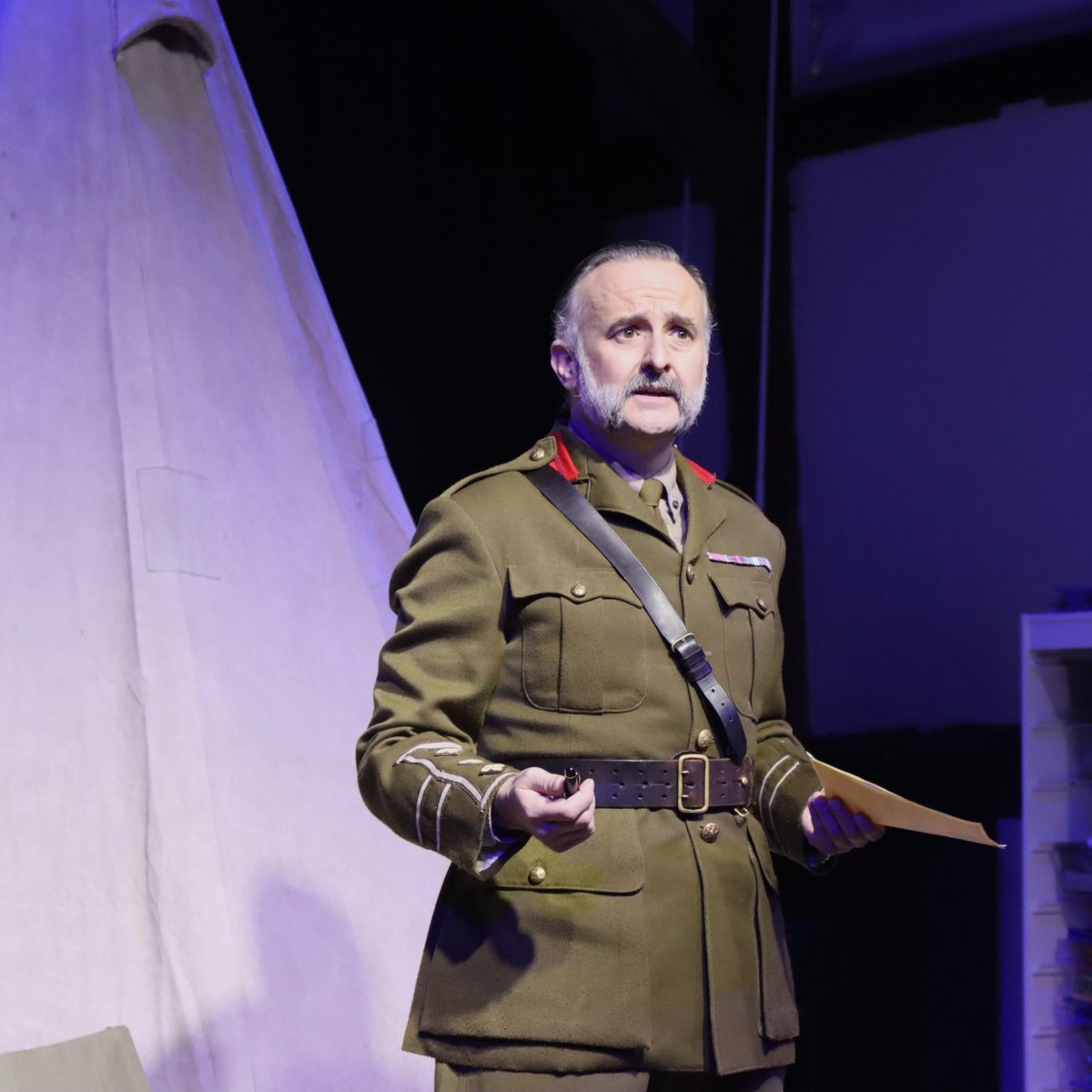 🎭Mr Owen's Pocket Book

📚Year 8 #experienced a #captivating #performance taking them on an educational journey through profound #WW1 #poetry and the messages behind the #literature, some of which they have already studied in #English this term.

<a href="/TheatreRedheart/">Redheart Theatre</a>

#BeInspired