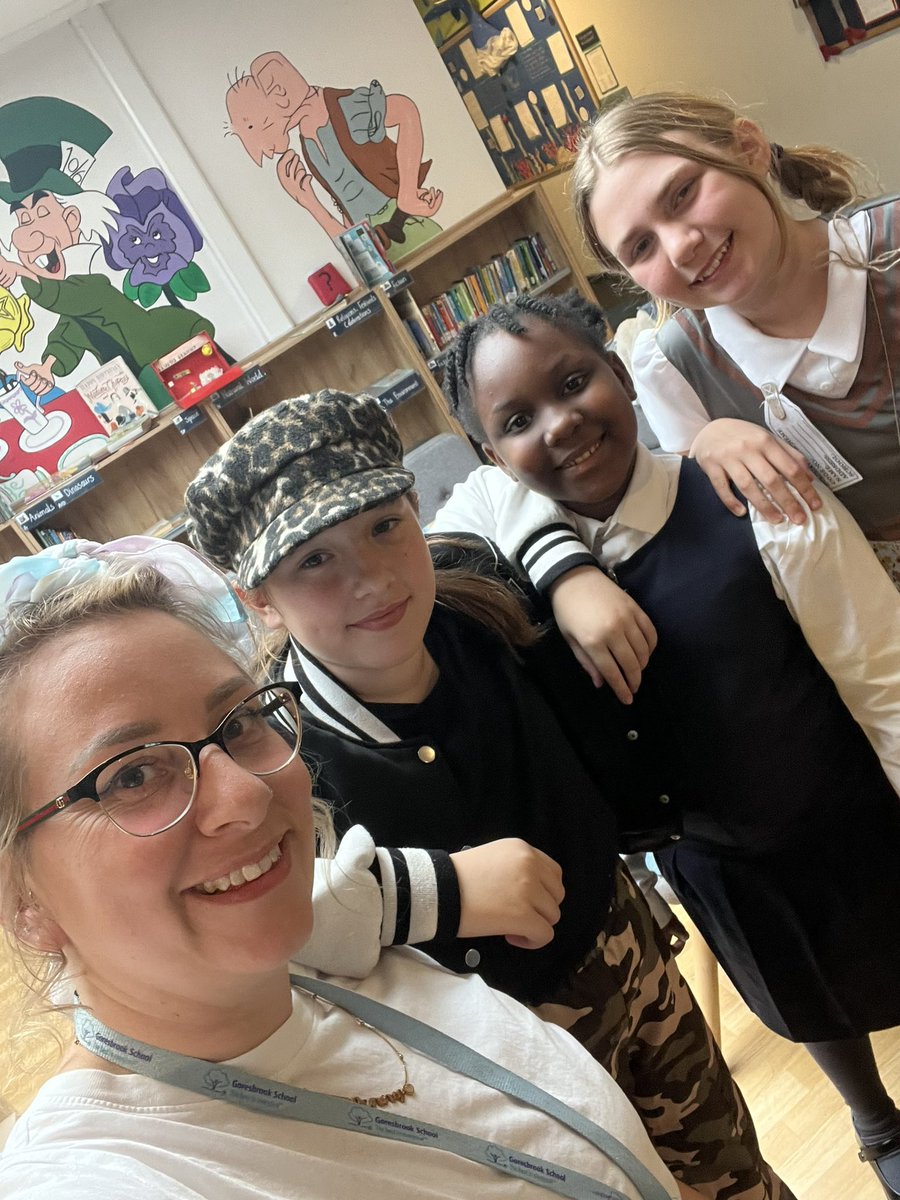 Mrs Scott tweet media