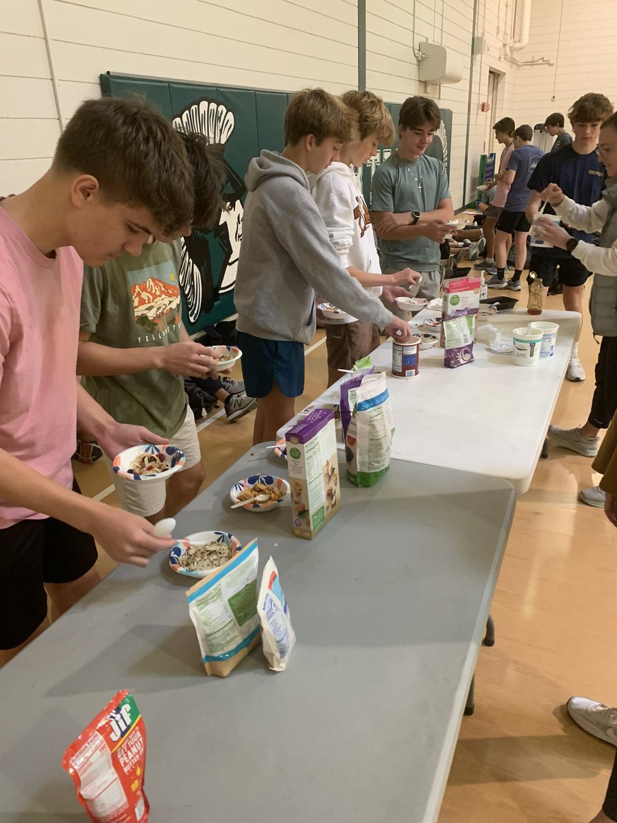 stratford_XC_TF's tweet photo. Thank you to @FuelingSpartans for creating a Yogurt Bar for our boys XC this morning! And thanks to @SHS_BoosterClub for funding this great program for our athletes! https://t.co/QrVTe24hYb