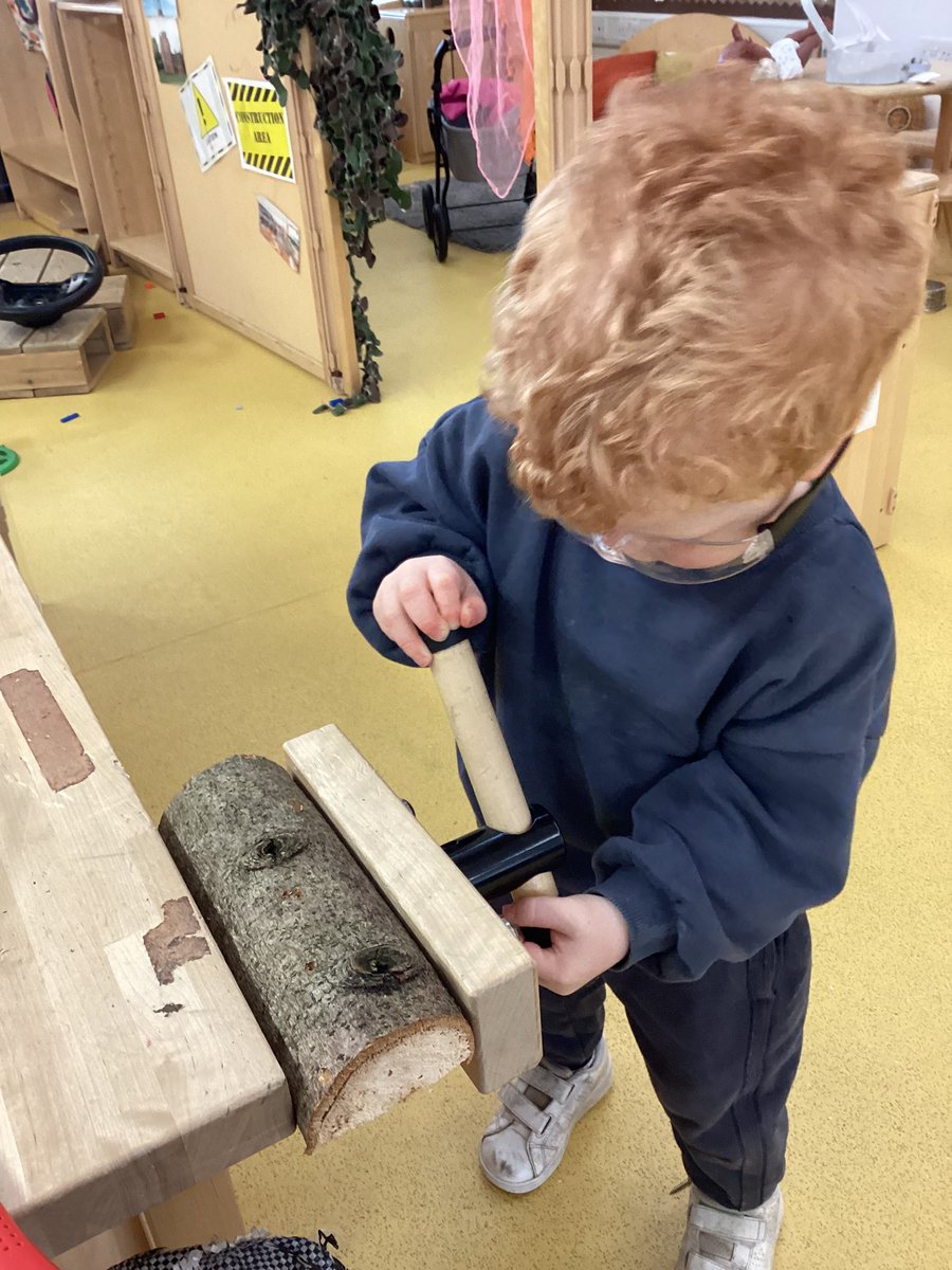 HS_Nursery's tweet photo. Next some of us practiced our gross and fine motor skills using the tool bench. We made some brilliant creations whilst discussing how to stay safe. #toolbench #octoberprovision #safety https://t.co/3ERvAq4yoP