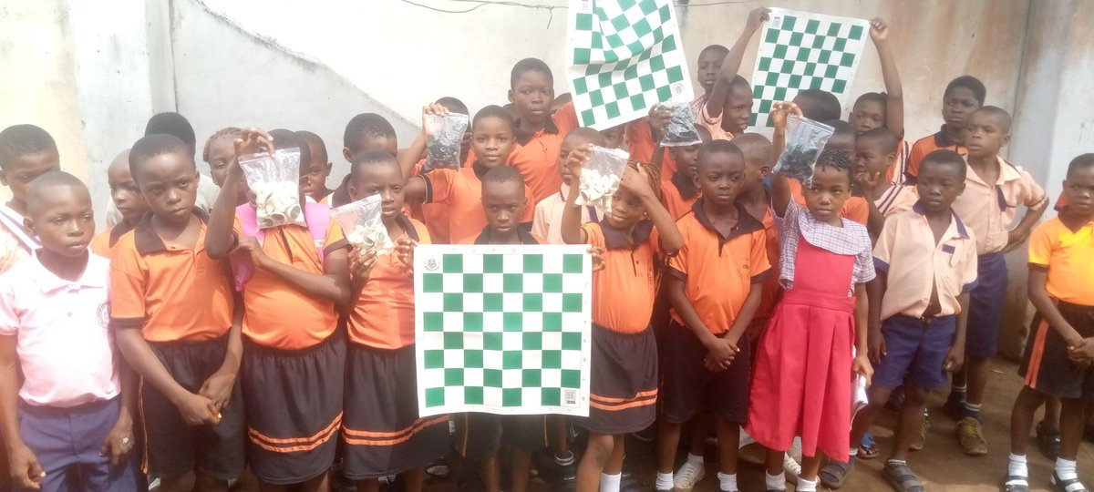 chessforchild's tweet photo. Day 2
We welcome the wonderful students of Great Omega School #uturu to the great fold of early beneficiary of the @thegiftofchess Chess boards. Still connecting and switching #abia to chess ♟️
Get involved!
@_zlater @Chesstoschool @PocacovNG @Tunde_OD @FIDE_chess
#chesslife https://t.co/zDq2IbLrYq