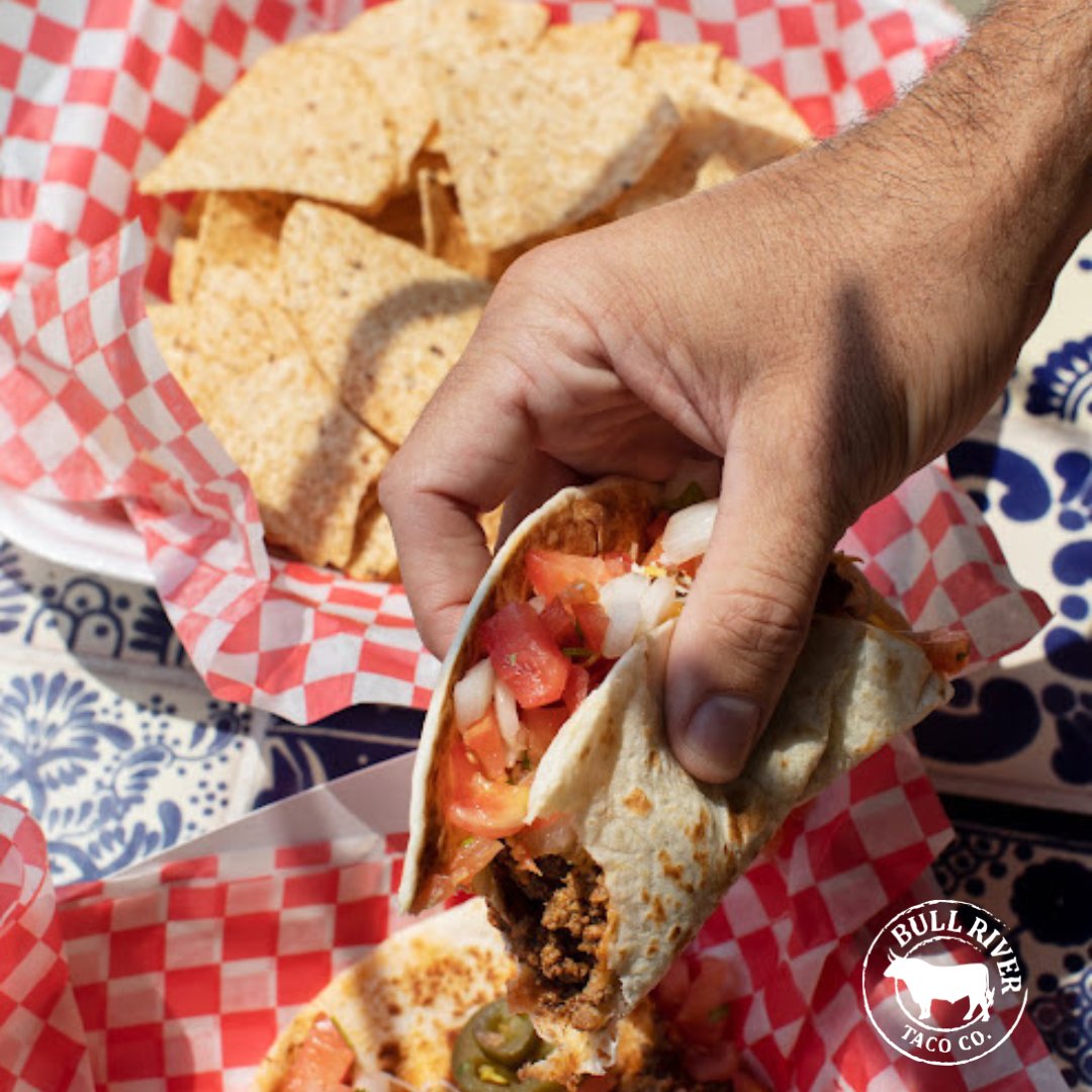 Midweek blues? Shake them off with a taco fiesta at Bull River Taco! Don't miss out – savor the delicious difference. 🌯❤️ #TacoTime #PittsburghFood #BullRiverTaco