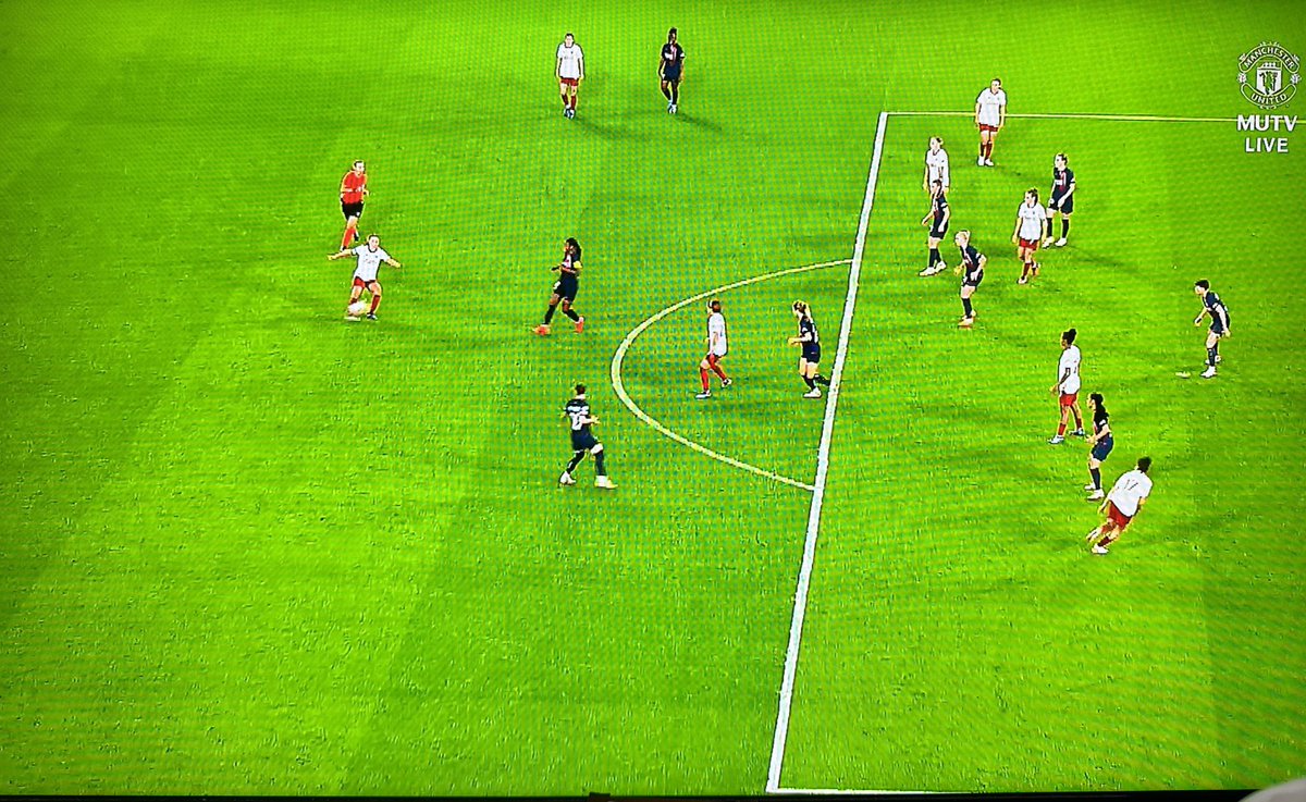 MufcWonItAll2's tweet photo. This was given for off side as well tonight vs PSG in the Champions League. 

Shocking officiating. https://t.co/e35HlxIqOc