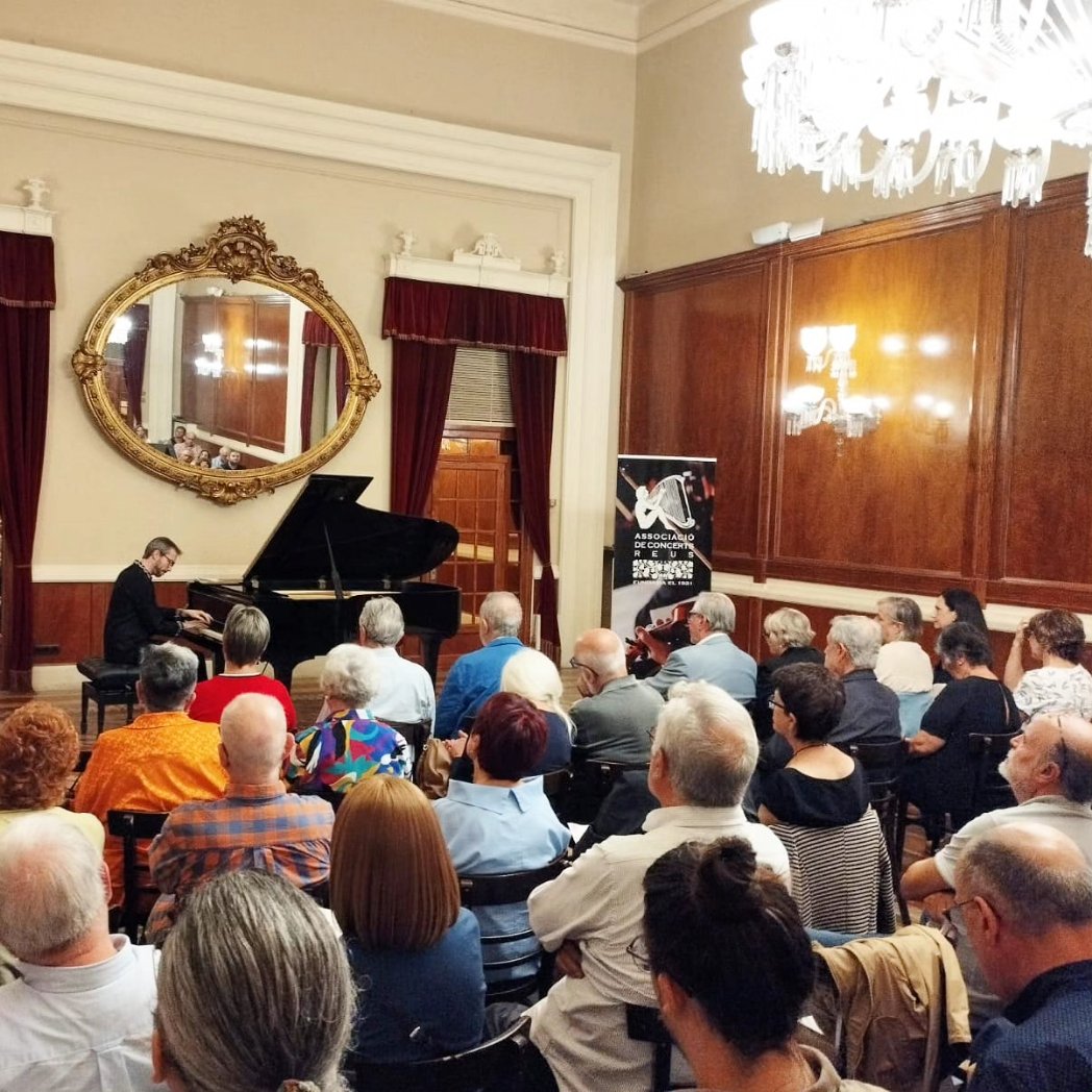 AConcertsReus's tweet photo. 🎹 Magnífic el concert de piano que ens ha ofert avui @fernandosaintm https://t.co/v3tj4OjJlV