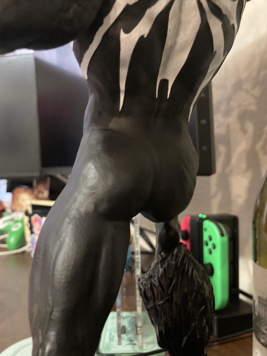 I’m so proud I had the opportunity to work on #SpiderMan2PS5, thanks <a href="/insomniacgames/">Insomniac Games</a> !! The collector’s edition is spectacular. I can’t get past how awesome this looks, truly amazing from every angle 😆