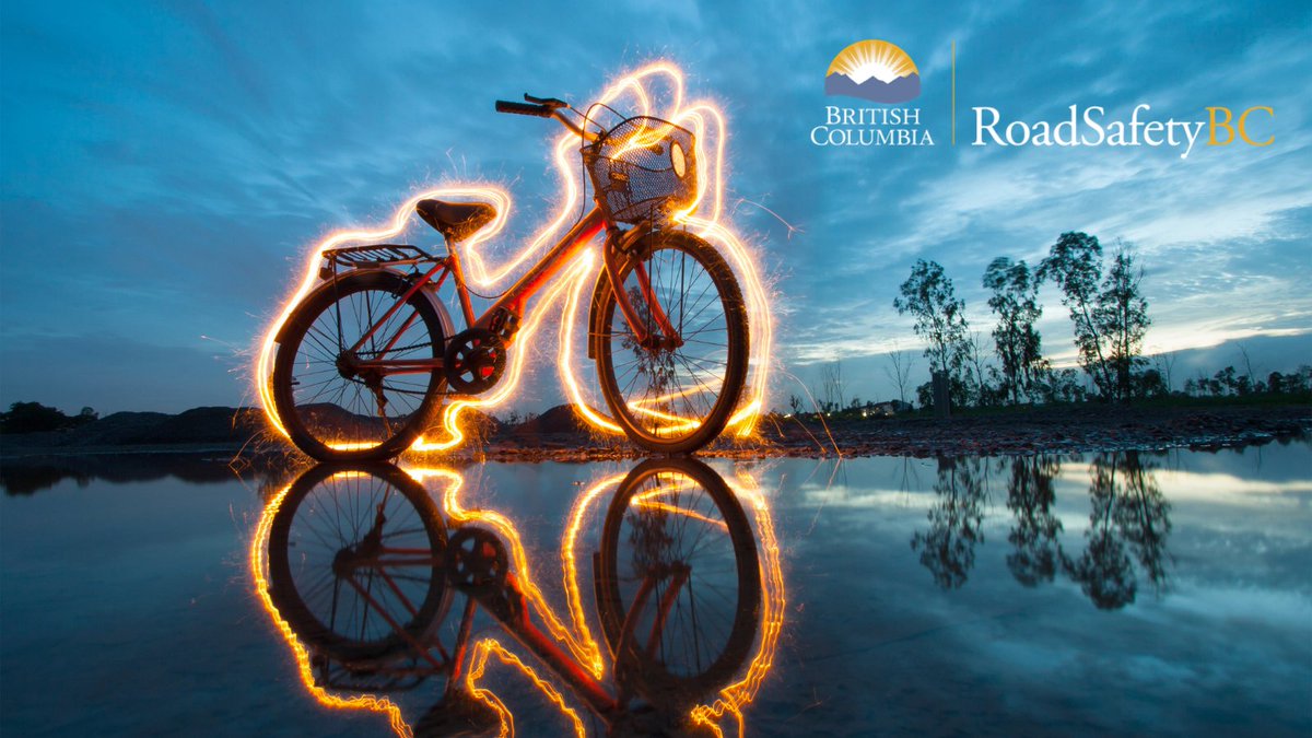 RoadSafetyBC's tweet image. For those still riding, it's a good time to ensure you have a visibility plan this fall. Lights, lights, lights! #lights #cyclingBC #ShiftIntoWinter