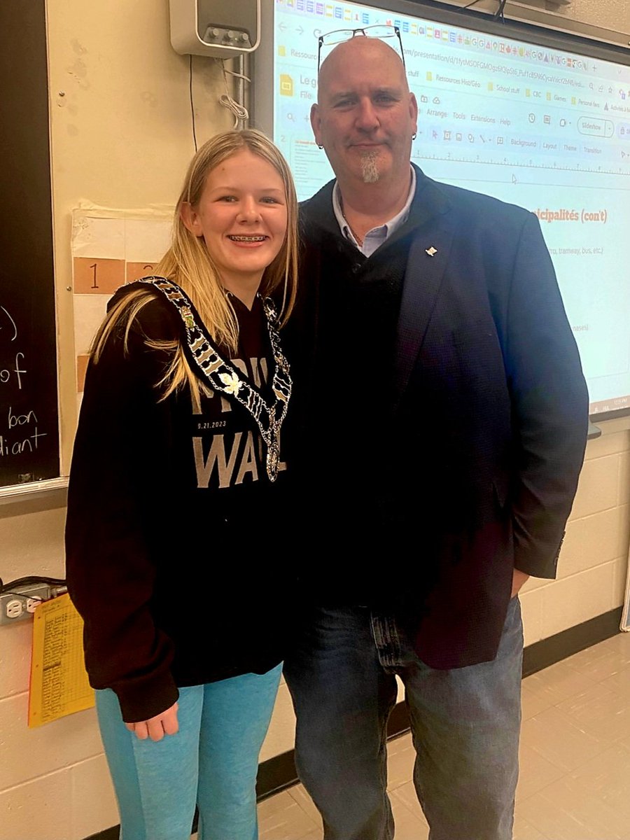 Great afternoon at <a href="/renfrewraiders/">Renfrew Collegiate</a> talking <a href="/TownRenfrew/">Town of Renfrew</a> politics and municipal buisness with the gr 9/10 Civics class. Great questions.  Some positive future leaders. Thanks for having me.