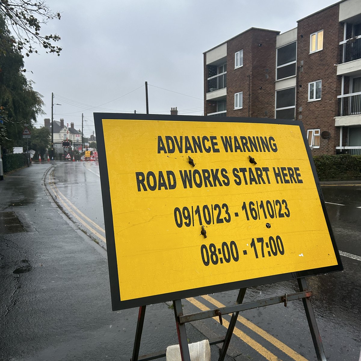 @essexhighways I have to ask as this has been bugging me. Are you (assuming you are responsible for signage) using a font similar to Helvetica or Proxima Nova Extra Condensed Extra Bold with some kerning, instead of Transport Heavy for temporary road signs? And if so, why?