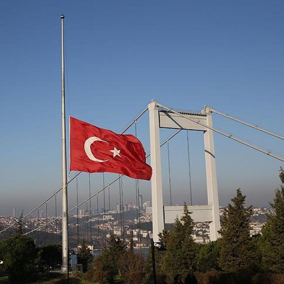 bpthaber's tweet image. #SONDAKİKA

Türkiye'de 3 günlük yas ilan edildi.