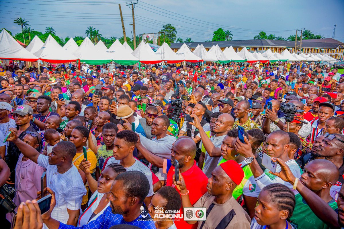 AthanAchonu_'s tweet image. Thank you Orlu Zone. 

Today, His Excellency, Mr Peter Obi joined us for Orlu Zonal rally. His arrival quickened the whole city and sparked spontenous excitement that lit the environment with so much joy and happiness. We also observed a one minute silence for the many souls that…