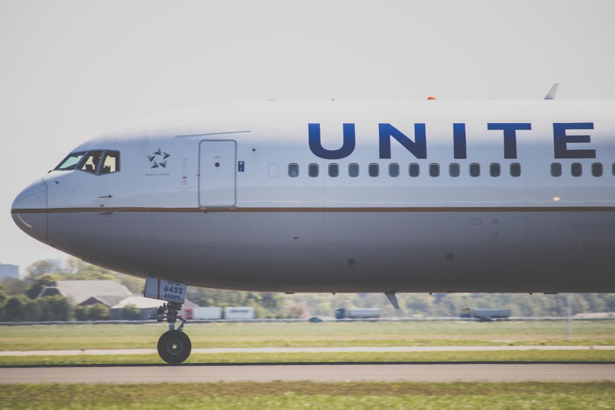 United, Uçağa Binişi Hızlandırıyor 💺 🔹United Havayolları, uçağa biniş sürecini hızlandırmak amacıyla pencere kenarı yolcularına uçağa binişte öncelik verecek. 🔹Bu yeni gelen kuralla önce pencere kenarı yolcuları, ardından orta koltuk en son ise koridor koltuğundaki yolcuları…