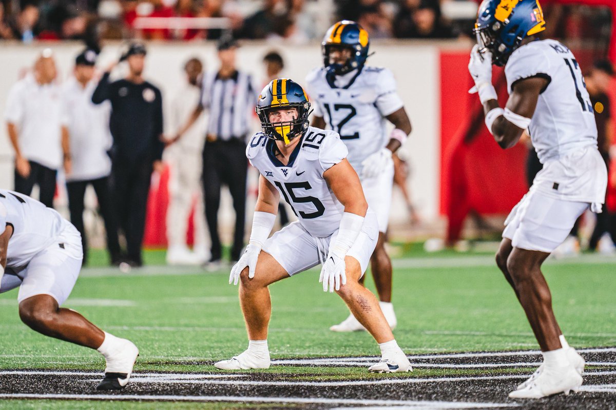 TaylorLWest_'s tweet image. Notable mid-season stats for #TakeMeHome23:

• 15 true freshmen have played thus far
• First career start for @BenCutter_ 
• First career touchdowns for @TraylonRay6, @JahiemWhite_305, and @djoliver2023
• Has played and had a catch or carry in the last five games @Rodney_G3…