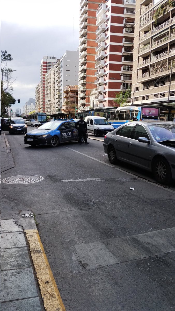 prensaalbert's tweet photo. #Alertastransito Cabildo al 900 mano al centro #siniestrovial https://t.co/oGiS0jsU56