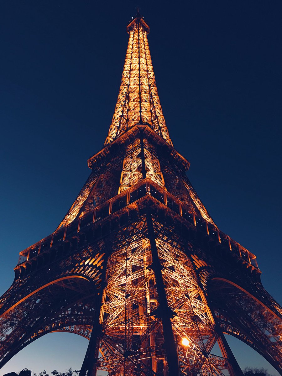 pvertigoweb's tweet photo. Have you seen it already? #paris #toureiffel https://t.co/L7MhRnNy2F