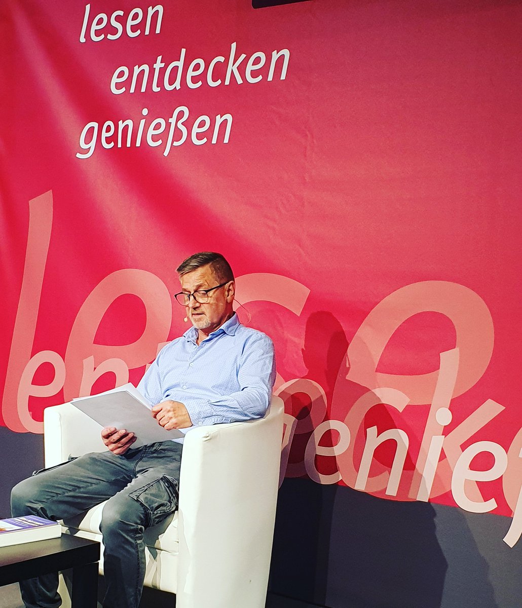 regenbr's tweet photo. Meine letzten Buchmessen Auftritte. #Frankfurter #Buchmesse #fbm23 Podium Rheinland-Pfalz. Dieses Jahr Romantische Liebe 💘. #Literatur #reading #performance #WritingCommunity #author #BookMyShow #Romantik #History #Science #essa https://t.co/dZ2pWvJoUM