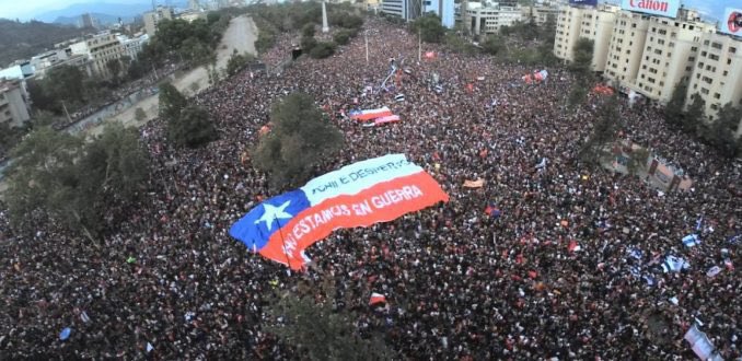 Al final lo único que se ganó con el #18DeOctubre es que la U no bajara segunda división