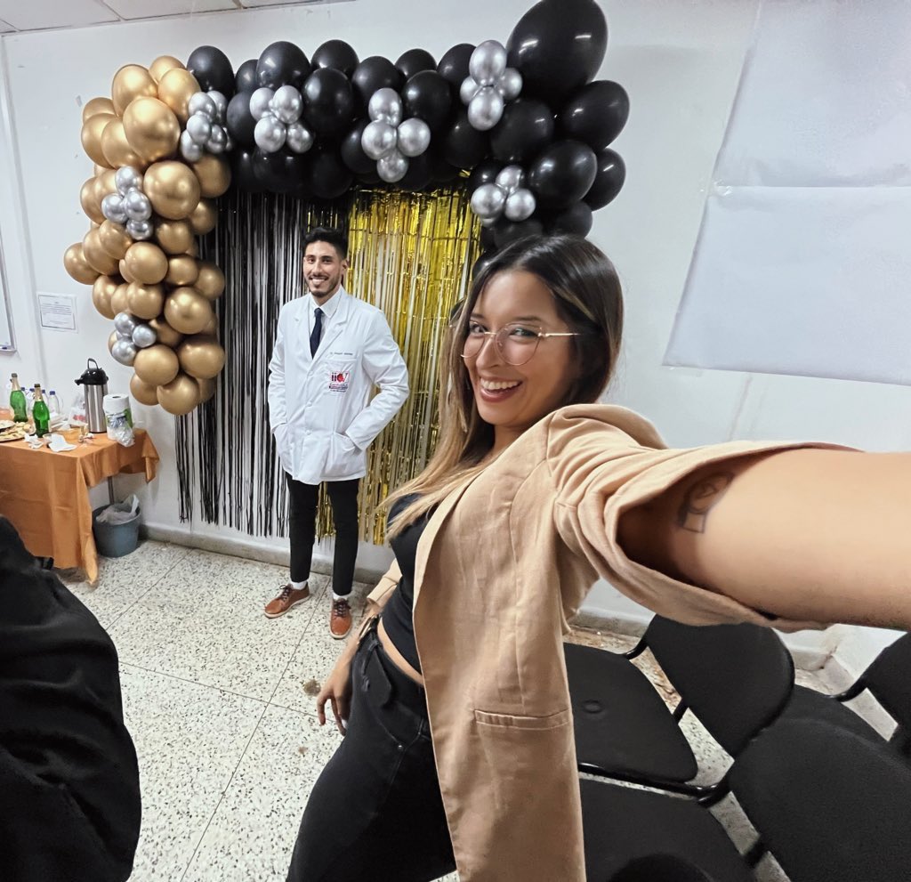 photografiana's tweet photo. Aquí tipo rela con mi futuro cardiólogo 🥹🫀😍 @gregorigomezd https://t.co/xHGq87q48V