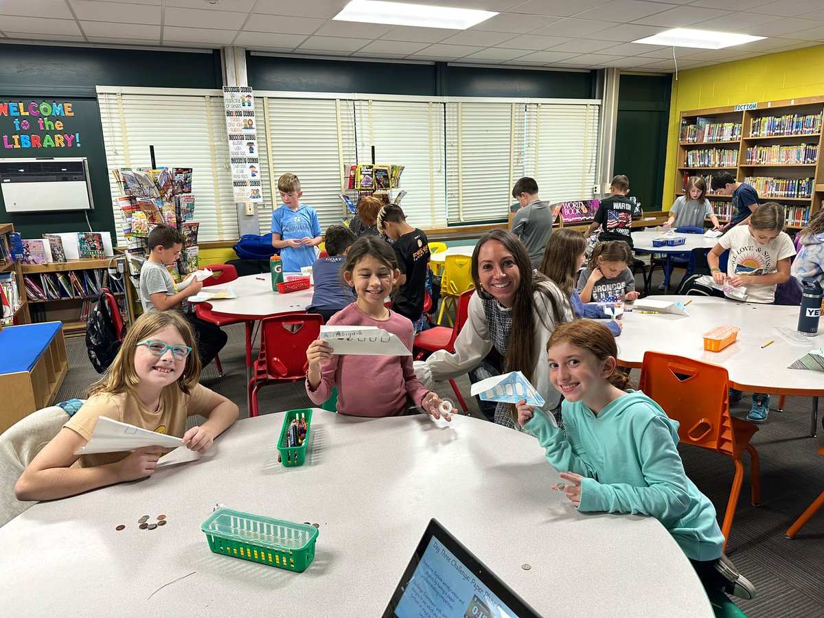 learningwith3rd's tweet image. ✈️🚀 Soaring to new heights with our trusty paper airplanes! The Steam Explorers have taken flight and upgraded our designs to reach incredible distances and perform unbelievable stunts. 📝✨ #InnovationInPaper #AviationAdventures #STEMexploration @MsMassa_