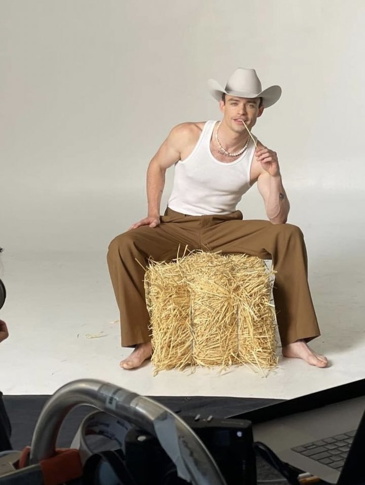 asher morningstar (@asheemornimgsta) on Twitter photo 