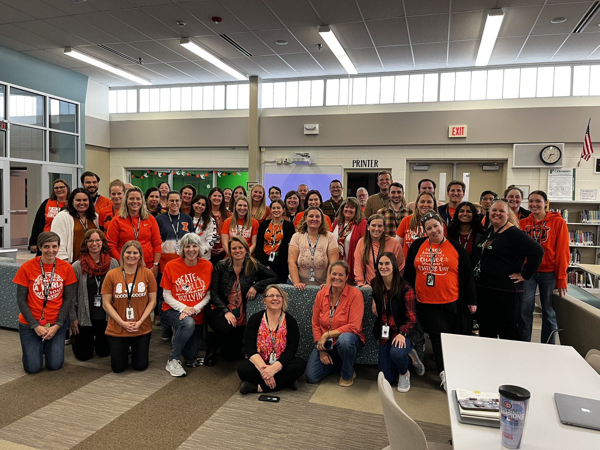 EmilyLoerakker's tweet photo. Fremont Middle School represented well on #UnityDay2023 🧡 🐾 @FSD79 @AtchleyFSD79 @MrsJRedding @lizteach7 https://t.co/ga01KngIQh