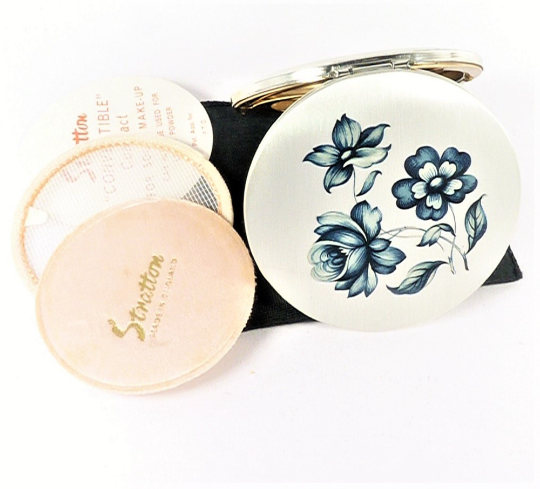 Vintagecompacts's tweet photo. https://t.co/AzAry8wxd8 #compact #compactmirrors #blue #somethingold #somethingblue #bridal #giftsforher #vintage #vintagehome @Vintagecompacts https://t.co/8Kgc8iiO98