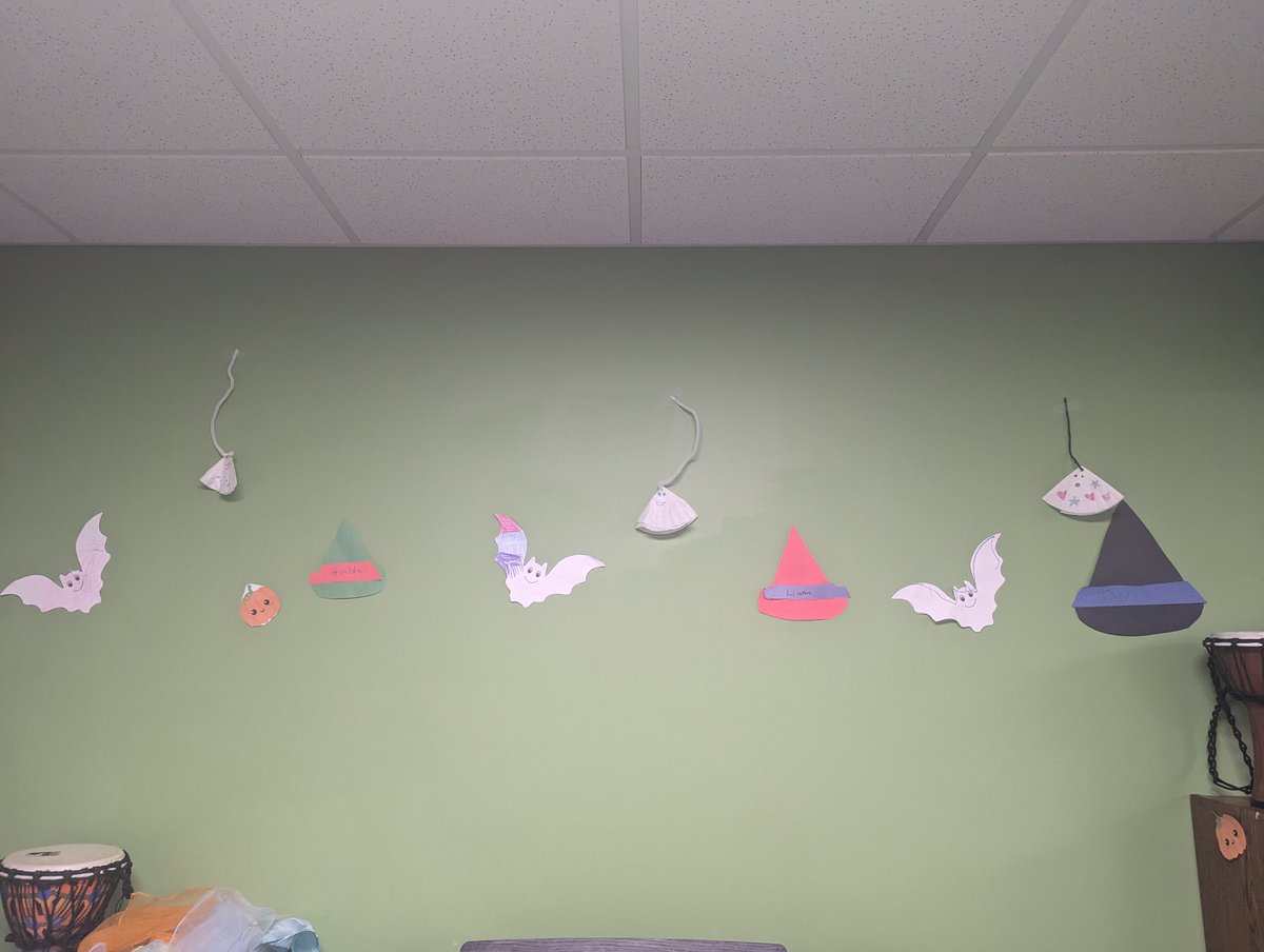 Look at our beautiful Halloween🎃🎃 decorations from our After-School Program :)