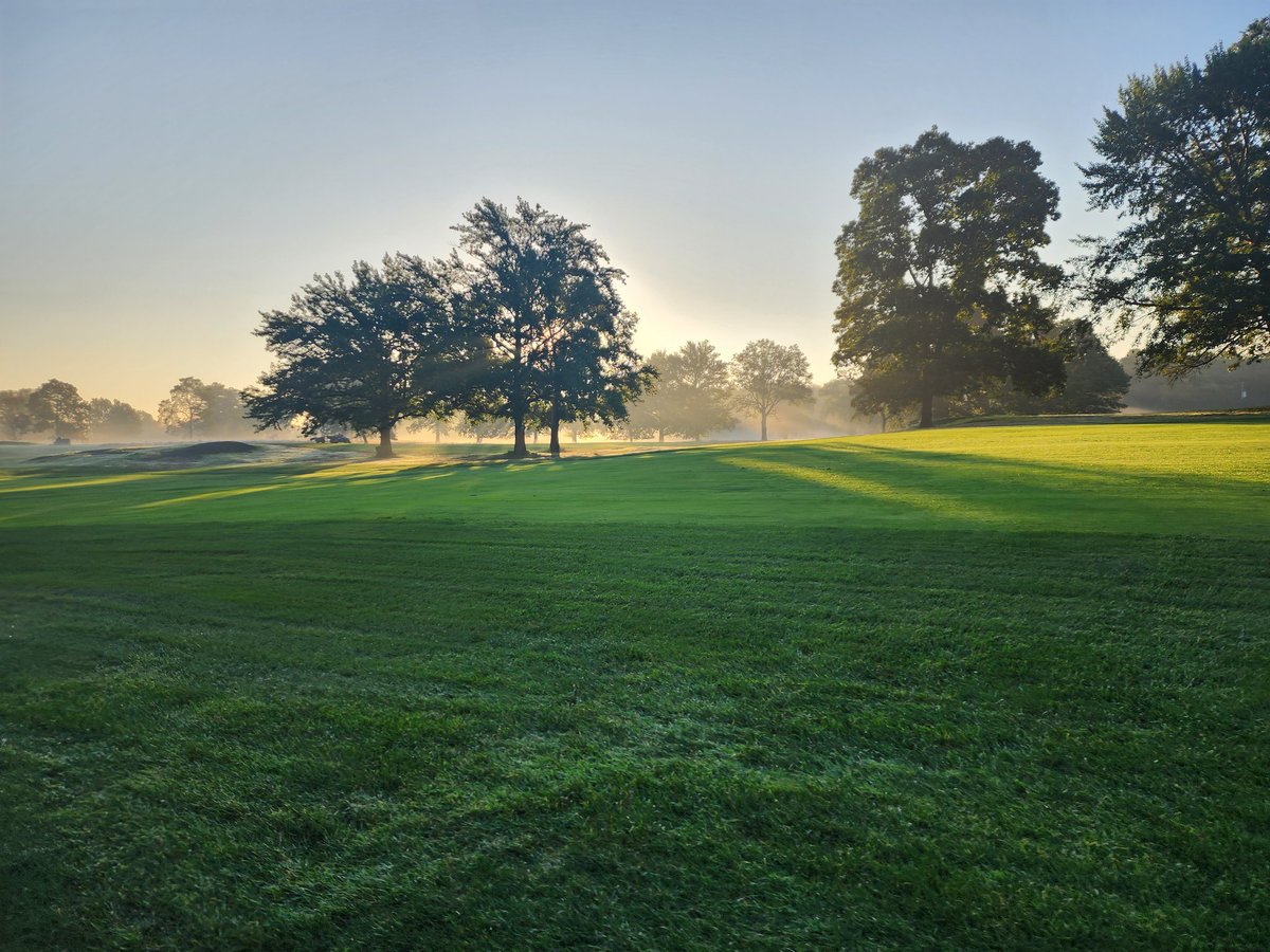 @PGA Also from the Boogie Down Bronx. #PelhamBayPark shhhh. Sunrise golf.