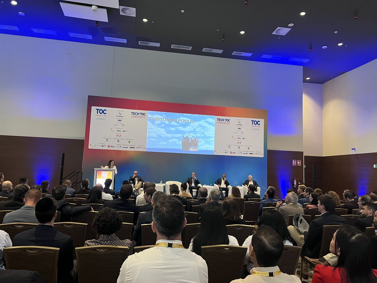 LeadGlobalGroup's tweet image. &quot;Nuestro enfoque apunta a pensar e invertir a largo plazo en tecnología, para liderar el futuro del comercio mundial&quot;, indicó Carla Grifo, Global Vice President - Operations &amp;amp; Systems DP World, en su participación en el panel &quot;Optimización de la operación portuaria&quot; #TechToc…