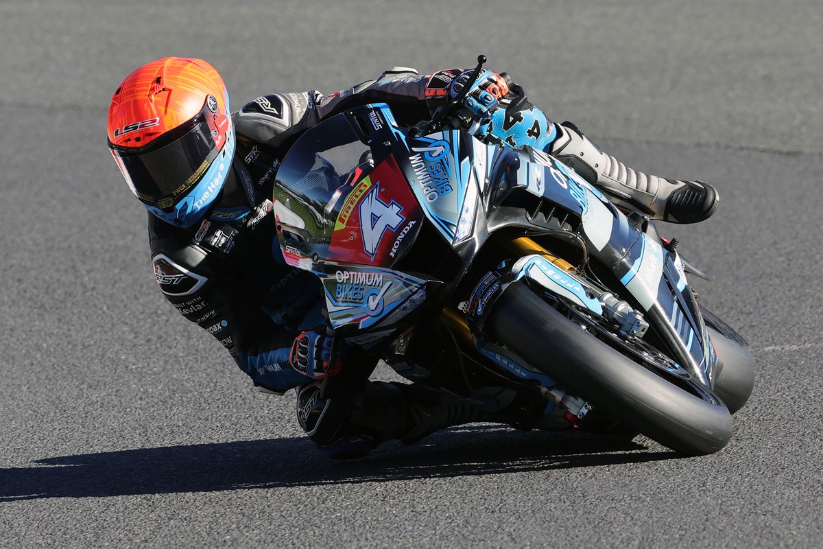 Motocourse tweet media