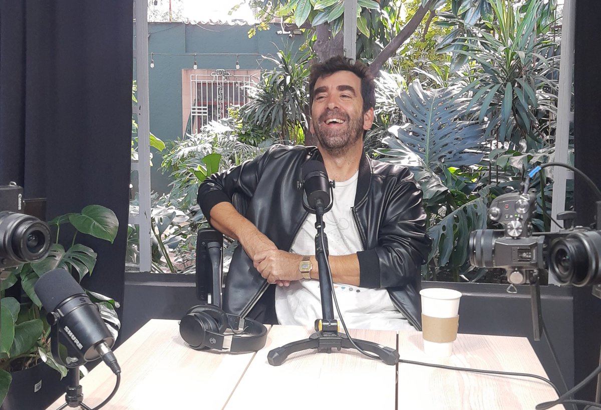 ✨🪨 ¡<a href="/pedropiedra/">Alex</a> está en la casa! 🎶🪨 Vengan a escuchar su historia con México y lo que viene en cuestión de música en el futuro cercano. 

🎧 Aquí en <a href="/DiaDePerrosFM/">DiaDePerros</a> a través de @yomexico_: yomexico.app/dAkVpc2dGDb