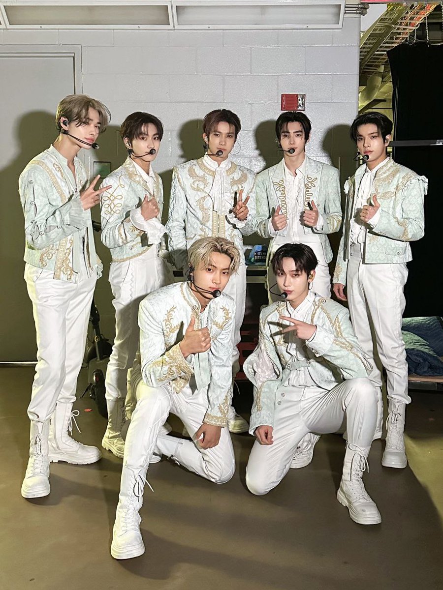 WorldEngene's tweet photo. 📬 𝙸𝚗𝚏𝚘𝚛𝚖𝚊𝚌𝚒ó𝚗 ┆231018

❱ Horarios para la 1ra fecha de concierto del FATE TOUR de ENHYPEN en el Prudential Center❤️‍🔥

🗓️ 18 de Octubre
5:30 PM 🇲🇽🇬🇹🇭🇳🇳🇮🇨🇷🇸🇻
6:30 PM 🇨🇴🇵🇦🇵🇪🇪🇨
7:30 PM 🇨🇺🇻🇪🇧🇴🇩🇴🇵🇷🇺🇸
8:30 PM 🇦🇷🇺🇾🇧🇷🇨🇱🇵🇾
🗓️ 19 de Octubre
1:30 AM 🇪🇸🇬🇩🇨🇵🇩🇪 https://t.co/mGqcIKAGKT