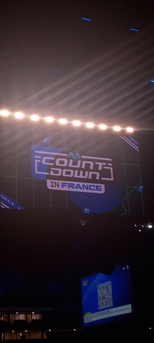 Eleanaa_ tweet media