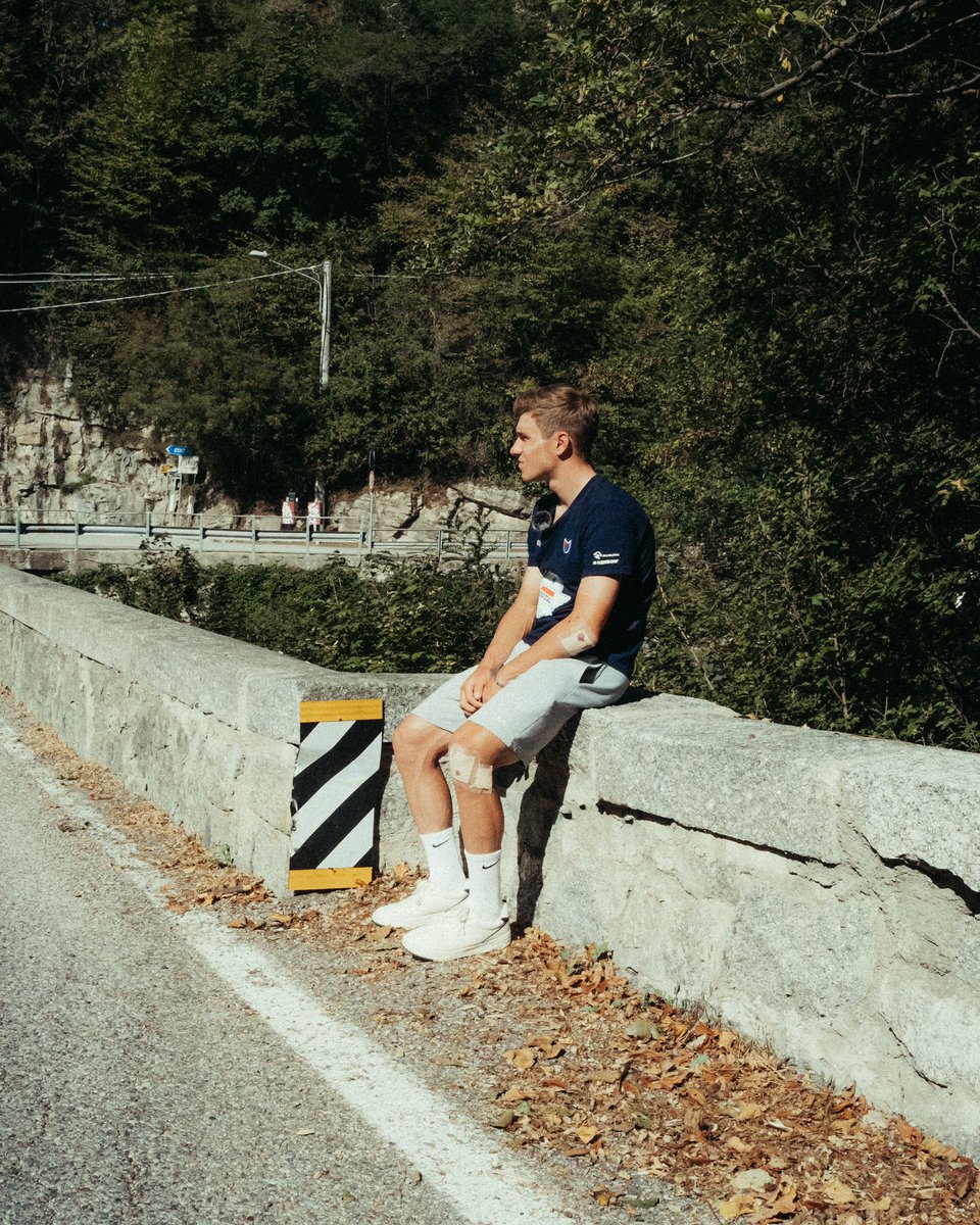 We just launched a new YouTube video and it was a special one for me to record. Besides that Il Lombardia is a monument I want to win in my career, it was also emotional as we went back to the place where I crashed in 2020.💙 You can watch the video here: shorturl.at/lnqM7