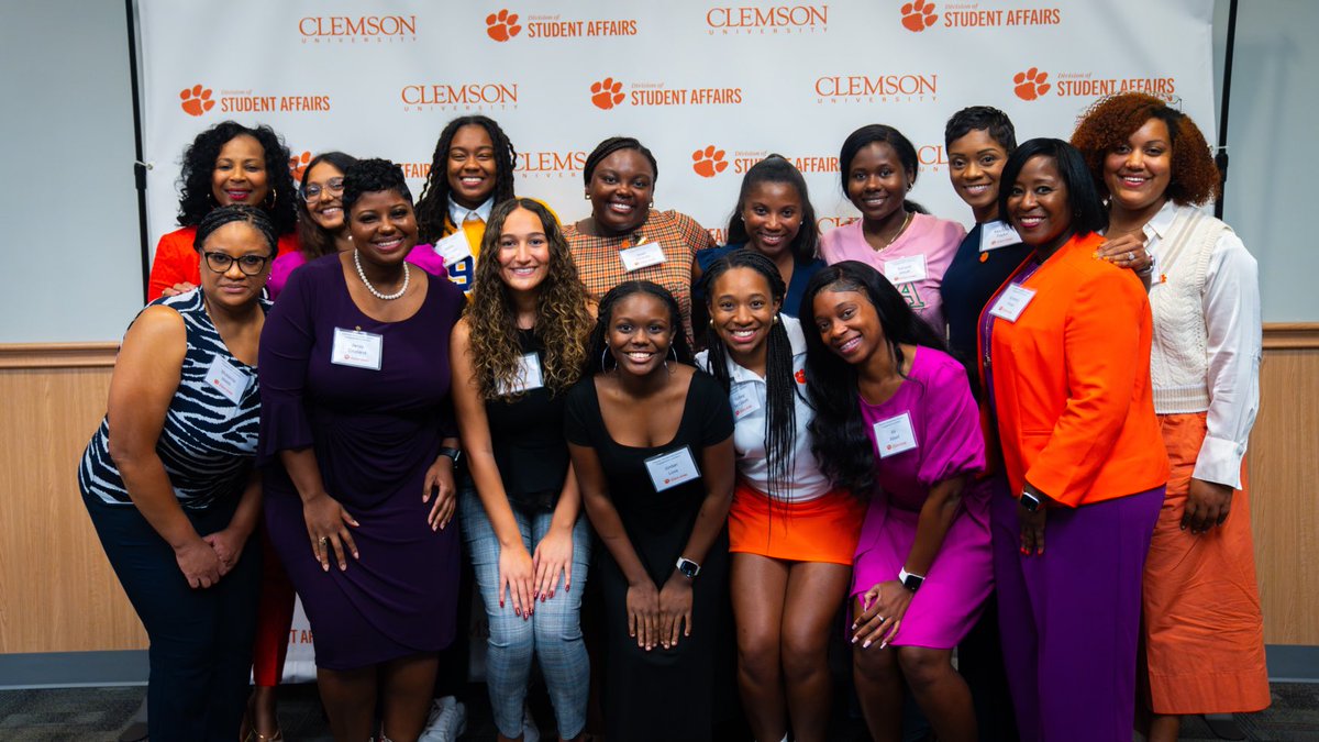 Grateful to some of our esteemed alumni who returned to campus for Homecoming and shared their amazing experiences ⁦<a href="/ClemsonUniv/">Clemson University</a>⁩ with current student leaders!!