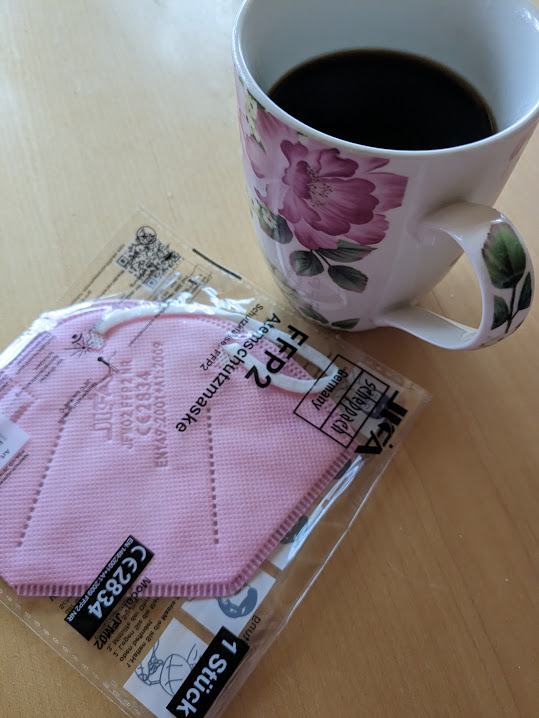 LizCollet's tweet photo. Von Oktober bis Ostern
-- empfehlen die Kliniken in München wieder Masken auf, in geschlossenen Räumen. Alles wie geübt und gehabt, oder?
#DieMaskeBleibtAuf #OBisO #OktoberBisOstern https://t.co/uwREKIUy41