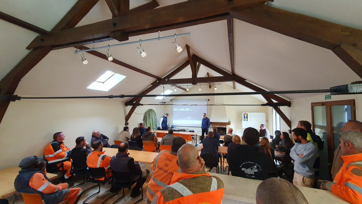 Safety first !
Partage sécurité avec les salariés @storengy sur le site de Beynes et les prestataires projet et maintenance dans le cadre du Safety stand down <a href="/ENGIEgroup/">ENGIE</a>