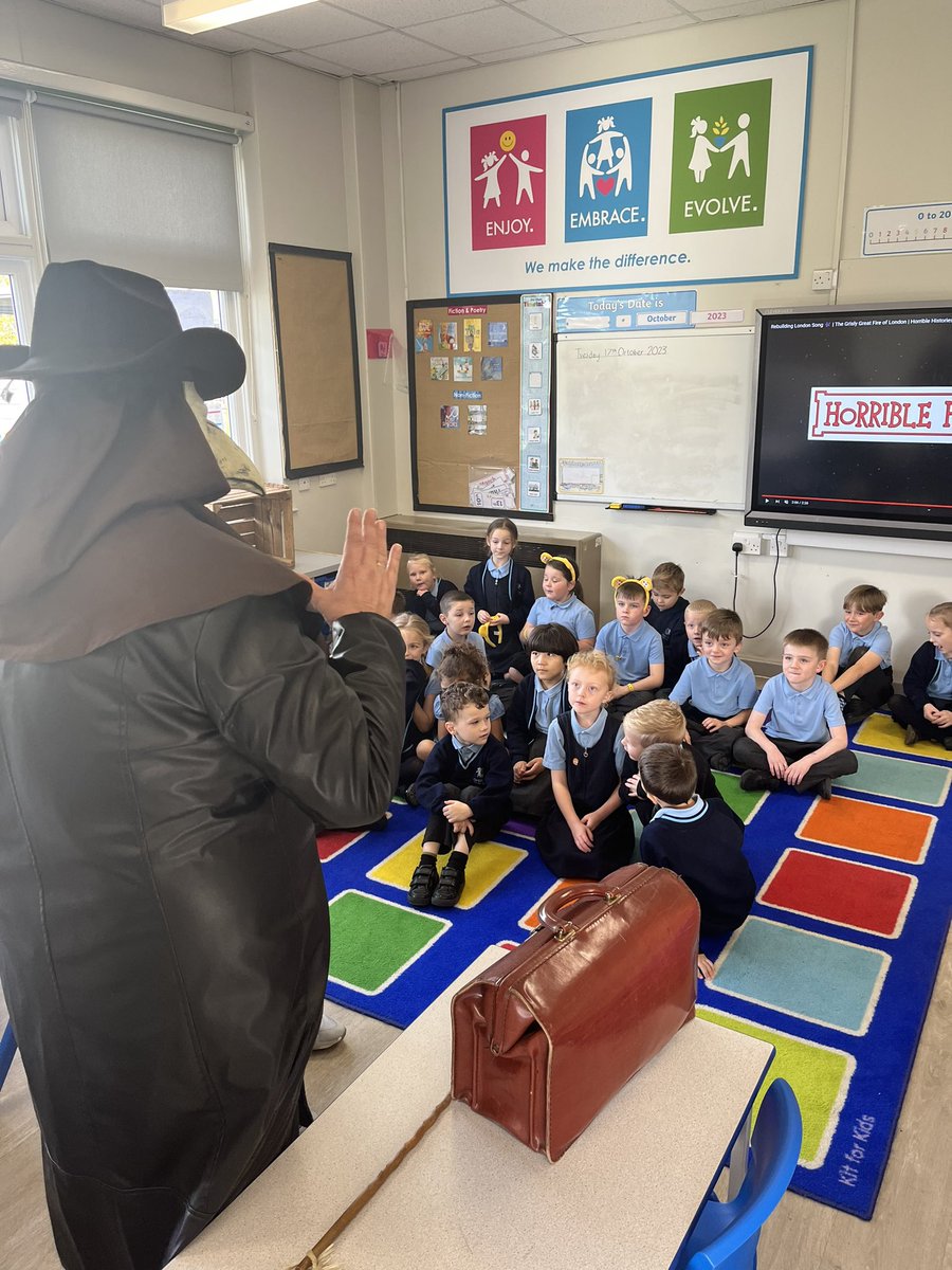 DelphSide's tweet photo. What a luxury for Year 2 and 3 today! Two time travellers luckily took our class back to 1666 to experience The Great Fire of London and The Plague. Amazing workshop from  @RealHistoryAli1! #History #RealHistoryAlive #Enjoy #Embrace #Evolve https://t.co/E94GB5GzgA