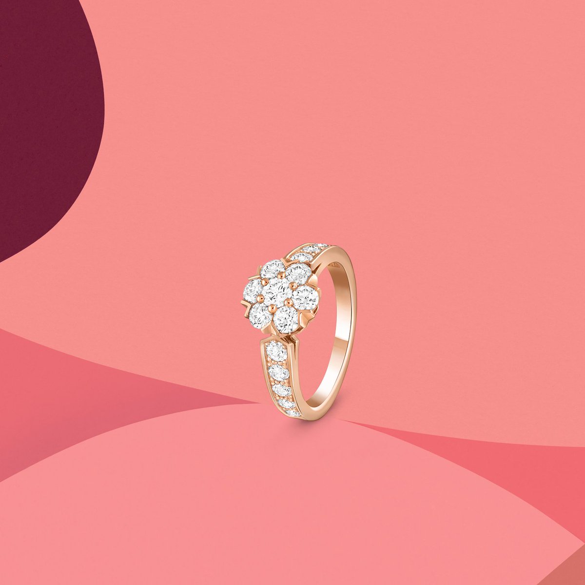 vancleefarpels's tweet photo. Composed of seven round stones brought together in a scintillating corolla, this emblematic motif, which has been present in the Maison's creations since the 1920s, shines with elegant simplicity.
#VCAFleurette #VCAdiamond #VanCleefArpels #diamonds
https://t.co/idwpiMXBzK https://t.co/m4UD5f9kDB