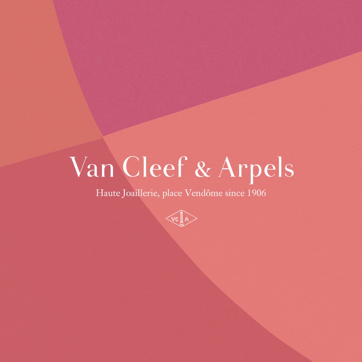 vancleefarpels's tweet photo. Composed of seven round stones brought together in a scintillating corolla, this emblematic motif, which has been present in the Maison's creations since the 1920s, shines with elegant simplicity.
#VCAFleurette #VCAdiamond #VanCleefArpels #diamonds
https://t.co/idwpiMXBzK https://t.co/m4UD5f9kDB