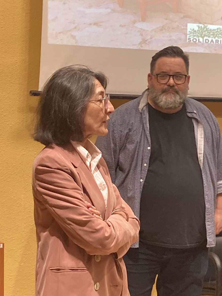 esb_um2022's tweet photo. II ciclo de conversatorios sobre Salud Mental. Abre el ciclo Paloma Sobrado Vicerrectora de ciencias de la salud y servicios a la comunidad de la @UMU. Y María Ángeles Carnacea, presidenta de @Solidarios_es en Murcia. https://t.co/8CCgk9x48x