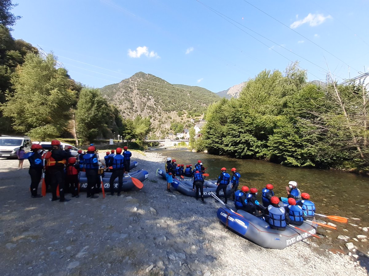 Endesa's tweet photo. A pesar de la escasez de recurso hídrico de este verano, se ha logrado mantener la actividad deportiva y de ocio en el río #NogueraPallaresa según lo previsto, con ligeras modificaciones, gracias a los esfuerzos de coordinación y adaptación por parte de las partes involucradas. https://t.co/mWm6xxiLCo