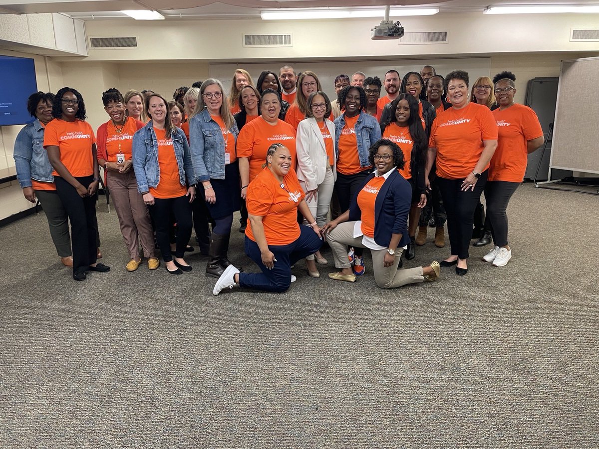 empoweringSW11's tweet photo. 🧡🧡🧡 Orange Ready!! Enjoyed taking “the pledge today”! Let’s create a world without bullying! #gcs #nationalbullyingpreventionmonth https://t.co/IoHuSzC70f