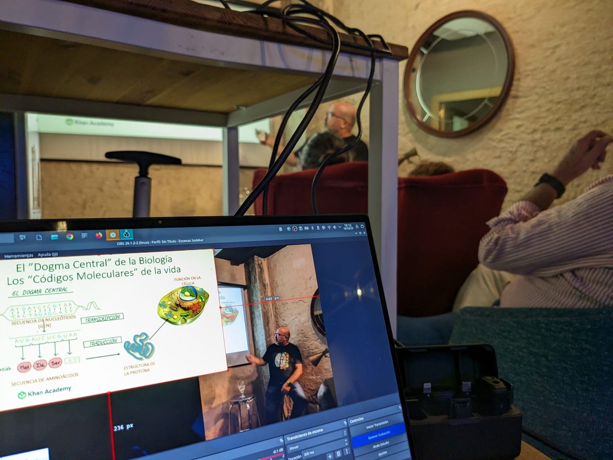 El investigador Jesús Angulo <a href="/Angulo_Lab/">Jesus Angulo</a> inaugura este curso en #CienciaBulebar introduciéndonos en el maravilloso mundo de la glicobiología 🧬

cienciaenbulebar.wordpress.com/2023/10/10/18-…

#DivulgaUS <a href="/unisevilla/">Universidad de Sevilla</a> <a href="/Bulebar_cafe/">Bulebar Café</a>