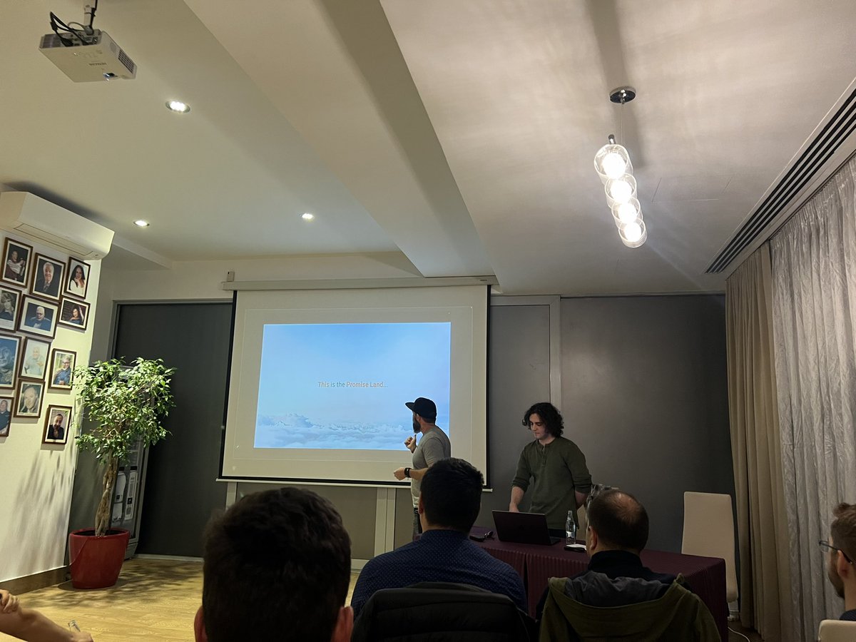 BucharestJS's tweet image. Amazing crowd at the meetup tonight! #itisfun #community