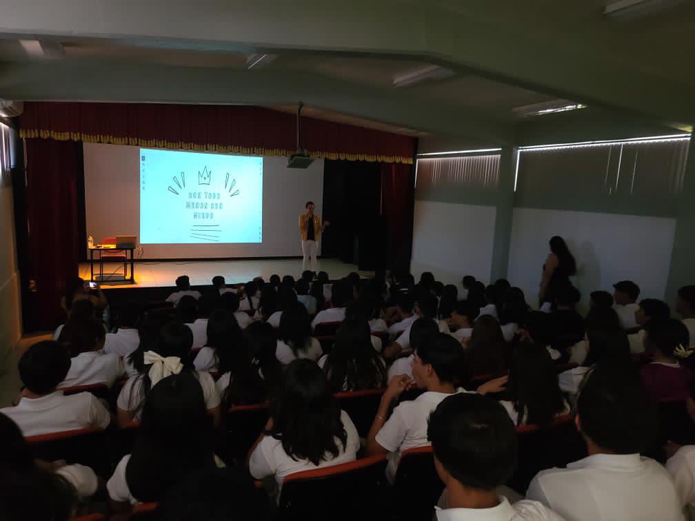 danieldelsolr's tweet photo. Que el miedo solo sirva de impulso para que nuestros jóvenes puedan realizar sus sueños. 🙌
“Con todo menos con miedo”

Gracias al @cobach_sonora plantel Nuevo Hermosillo por la invitación. https://t.co/iOTsgMMHyO