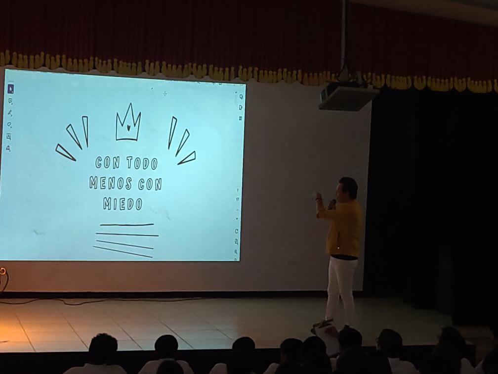 danieldelsolr's tweet photo. Que el miedo solo sirva de impulso para que nuestros jóvenes puedan realizar sus sueños. 🙌
“Con todo menos con miedo”

Gracias al @cobach_sonora plantel Nuevo Hermosillo por la invitación. https://t.co/iOTsgMMHyO