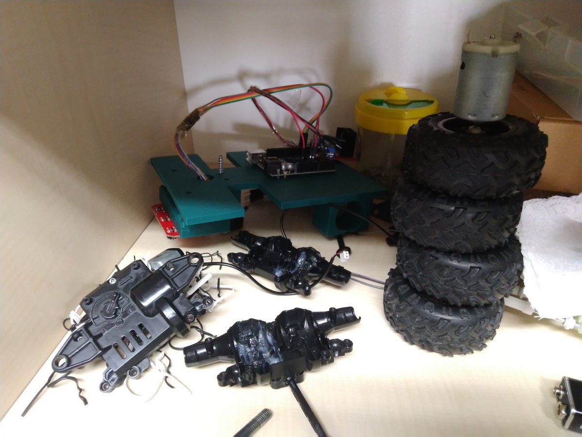 kale_ybo's tweet image. BT öğretmenimiz @SezerrK ve öğrencilerimiz CodeWeek kapsamında; ardunio, mbot, obot ile robotik çalışmalar yapıyor. Bir grup öğrencimiz kendi robotunu geliştiriyor.
#Codeweek2023 🌐
@denizlimem
@ArgeDenizli
#YapayZeka 🤖
@tcmeb
@emre_caliskan
@YTEMEL3
@CodeWeekEU
@CodeweekTurkiye